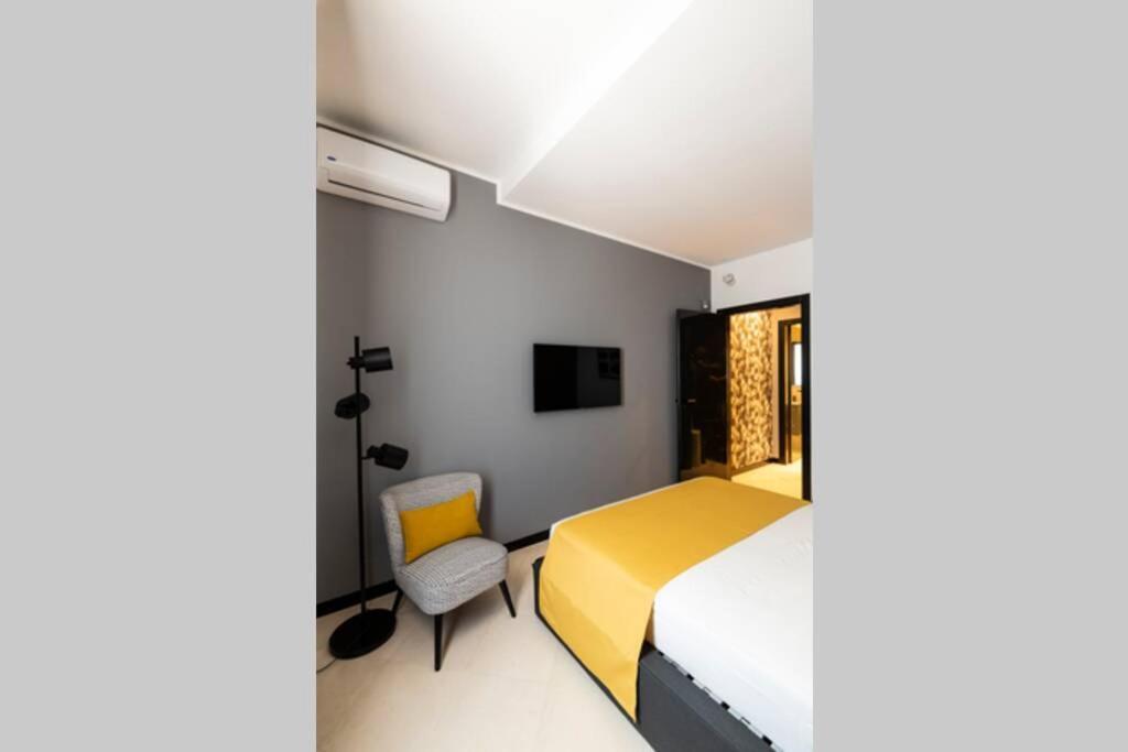 Laus App.2 - Art & Design Nel Cuore Di Bari - Via Dante Alighieri Exterior foto